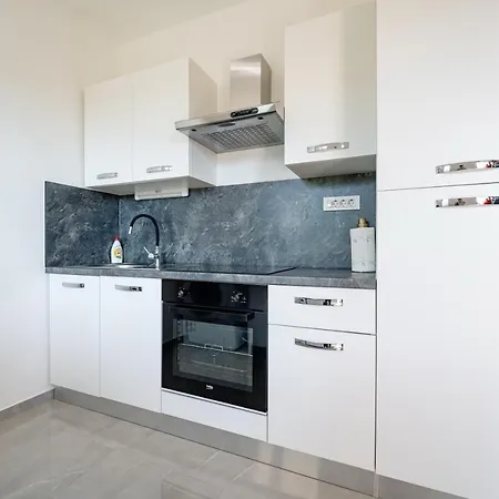 Zora Apartment Seline