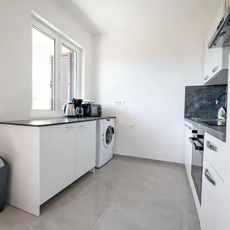 Zora Apartment Seline