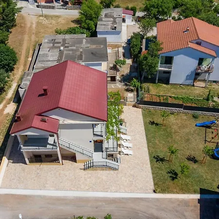 Zora Apartman *
